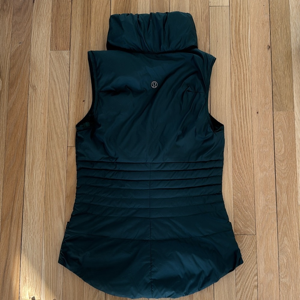 Lululemon forest green light weight polyester filled vest size 6 - Picture 6 of 12
